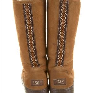 Chestnut Uggs, size 8- rubber bottom- good condition, includes box